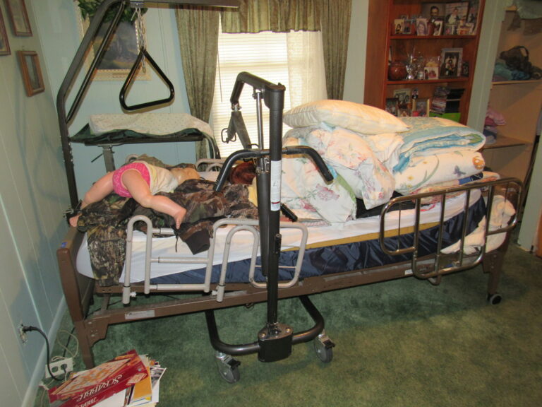 hospital bed with hydraulic lift